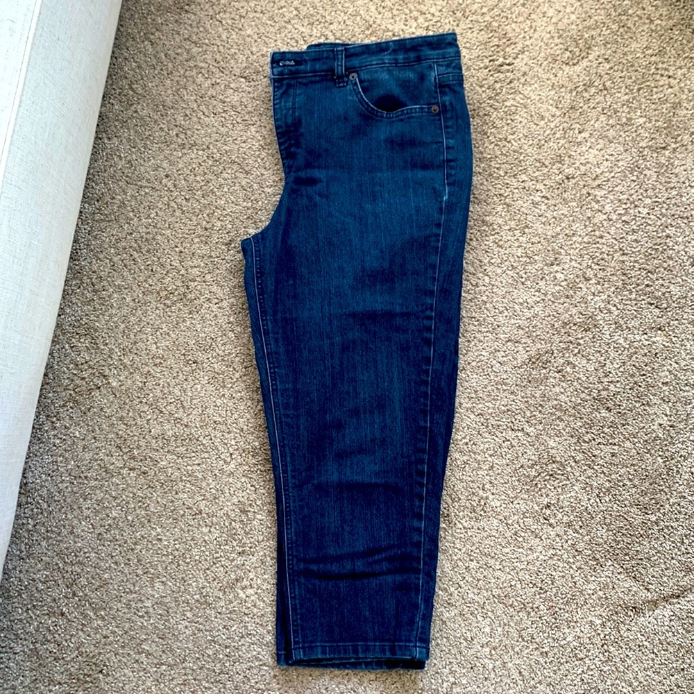 Dark wash capris